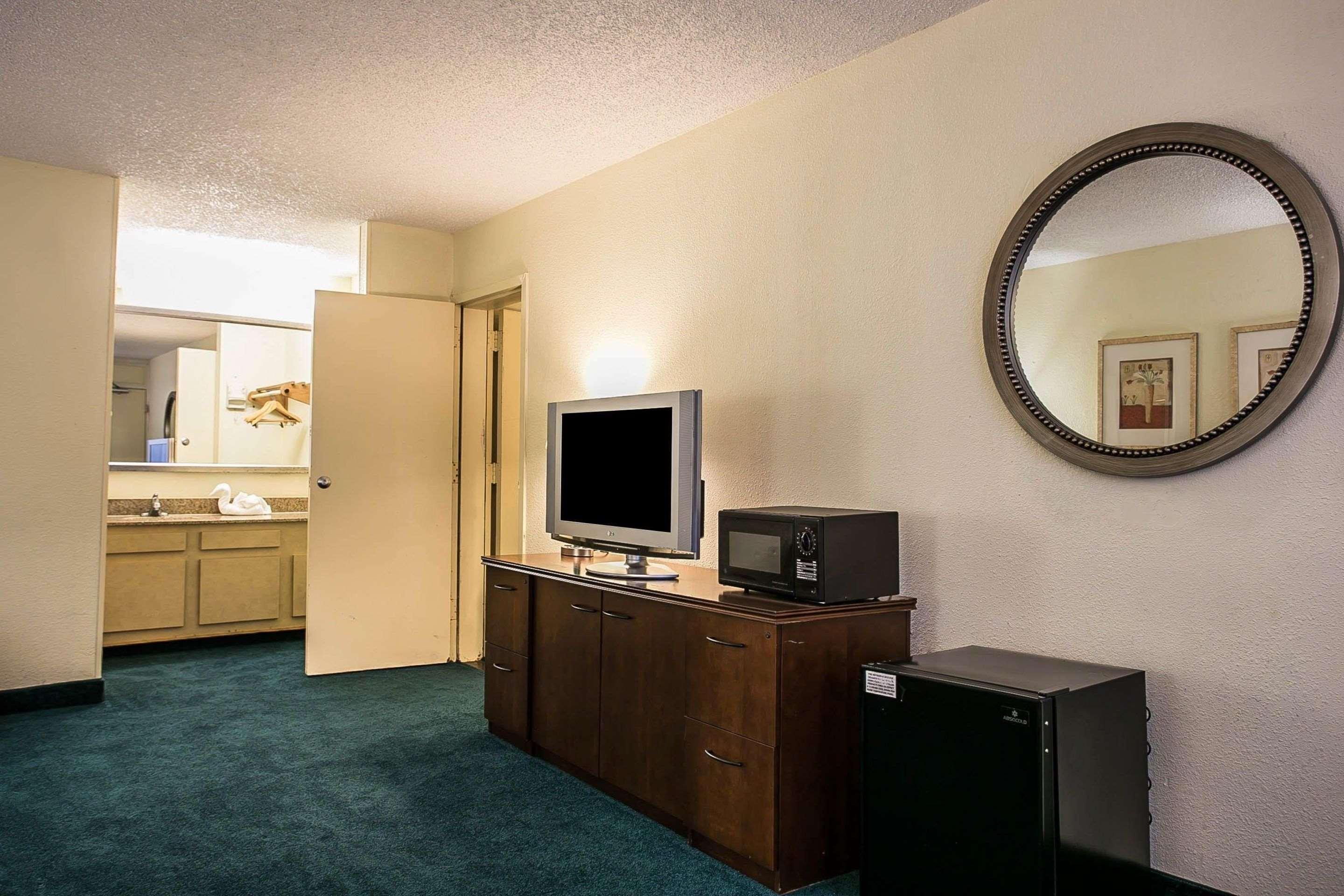 Quality Inn Sumter Bagian luar foto